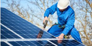 Installation Maintenance Panneaux Solaires Photovoltaïques à Laveissiere